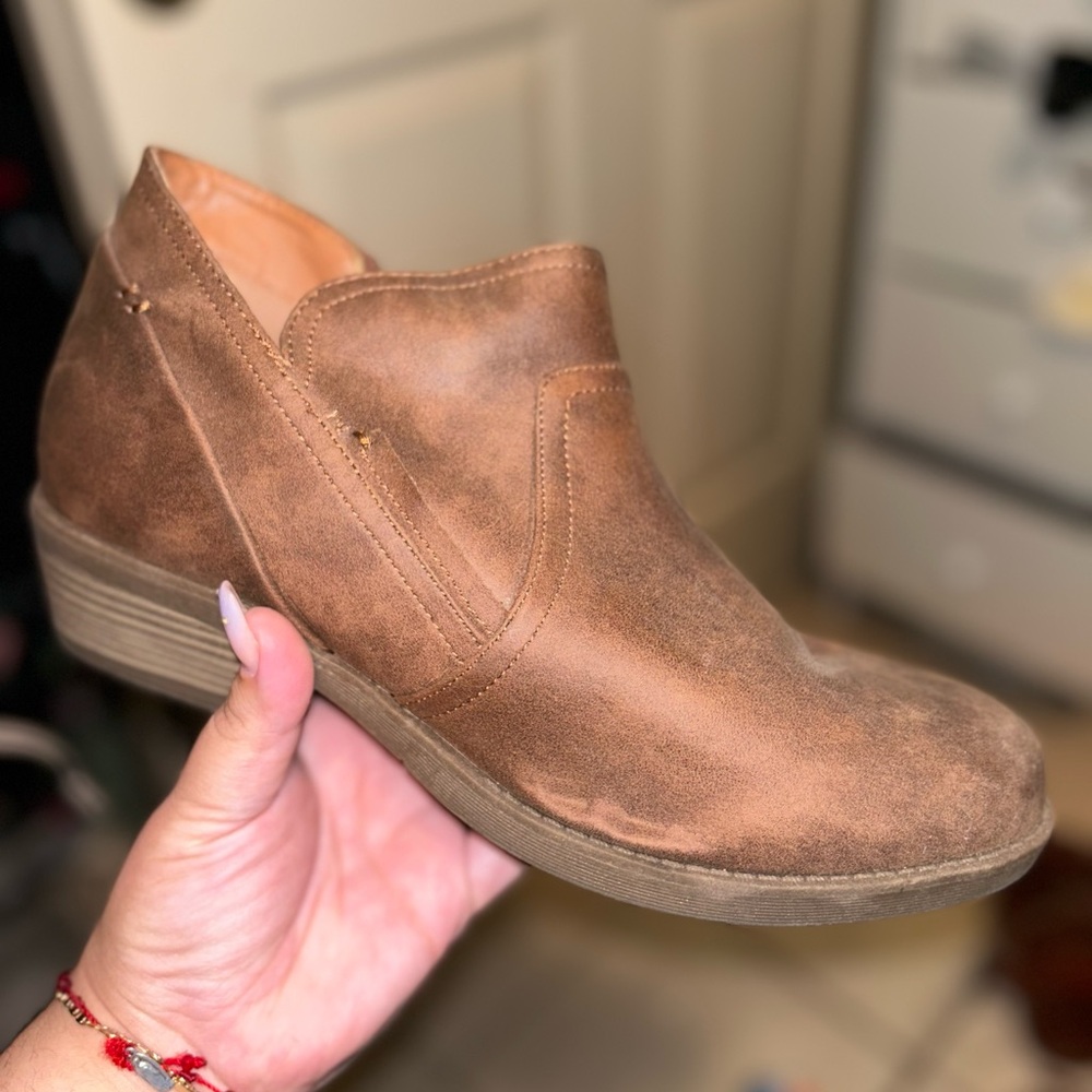 Wide width booties